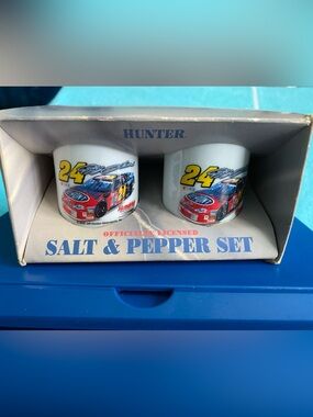 Jeff Gordon Driving Car #24 NASCAR  Salt & Pepper Set  Original Box 2002
